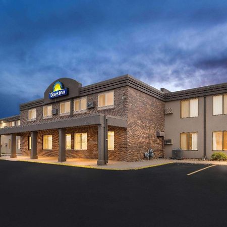 Days Inn By Wyndham Сиукс Фолс Екстериор снимка